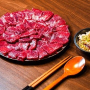 한우생고기(뭉티기)250g 메뉴 사진(네이버)