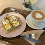 아보카도 샌드위치 메뉴 사진(네이버)