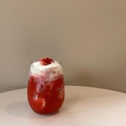 딸기라떼 메뉴 사진(네이버)