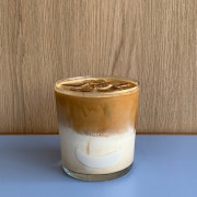 티히 라떼 메뉴 사진(네이버)