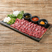 한우육사시미(소) 메뉴 사진(네이버)