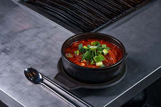 흑돼지김치찌개(공기밥포함) 메뉴 사진(네이버)