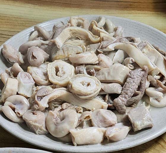내장수육 소 메뉴 사진(네이버)