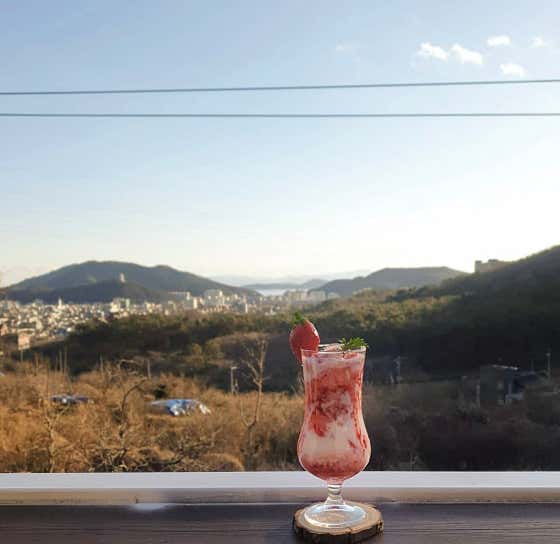 딸기라떼 메뉴 사진(네이버)