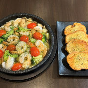 감바스 알 아히요 & 바게트 메뉴 사진(네이버)