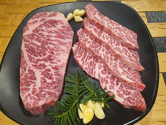 한우1++채끝등심+눈꽃갈비 400g 메뉴 사진(네이버)