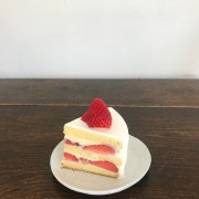 딸기 케이크(겨울시즌메뉴) 메뉴 사진(네이버)