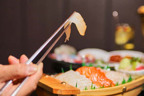 모듬회 한접시(연어+광어) 메뉴 사진(네이버)