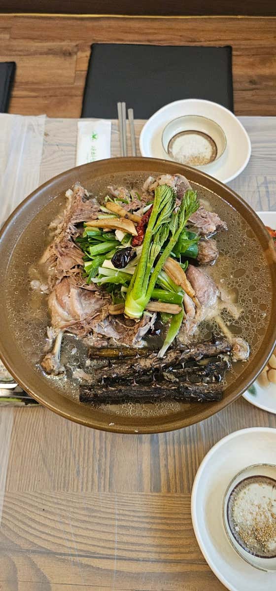 한방 오리 백숙 80,000 메뉴 사진(네이버)