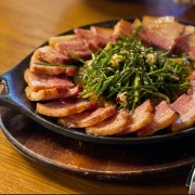 부추훈제삼겹 메뉴 사진(네이버)