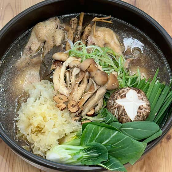 송이버섯오리백숙 메뉴 사진(네이버)