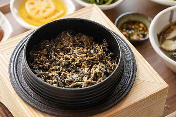 산나물 솥밥 메뉴 사진(네이버)