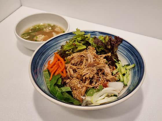 살코기비빔국수(흑돼지) 메뉴 사진(네이버)