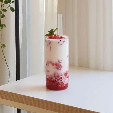 돌체 딸기라떼 메뉴 사진(네이버)