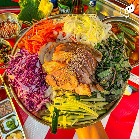 여름철 1등 메뉴 "해파리 냉채족발" 메뉴 사진(네이버)