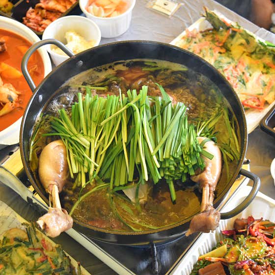 토종닭능이백숙 (예약/배달가능) 메뉴 사진(네이버)