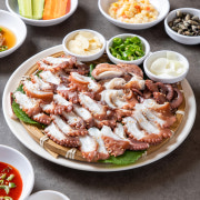 자연산돌문어숙회 메뉴 사진(네이버)