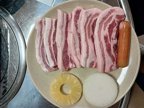 생삼겹살 (1인분 180g) 메뉴 사진(네이버)