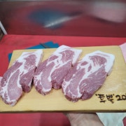 목살(180g) 메뉴 사진(네이버)