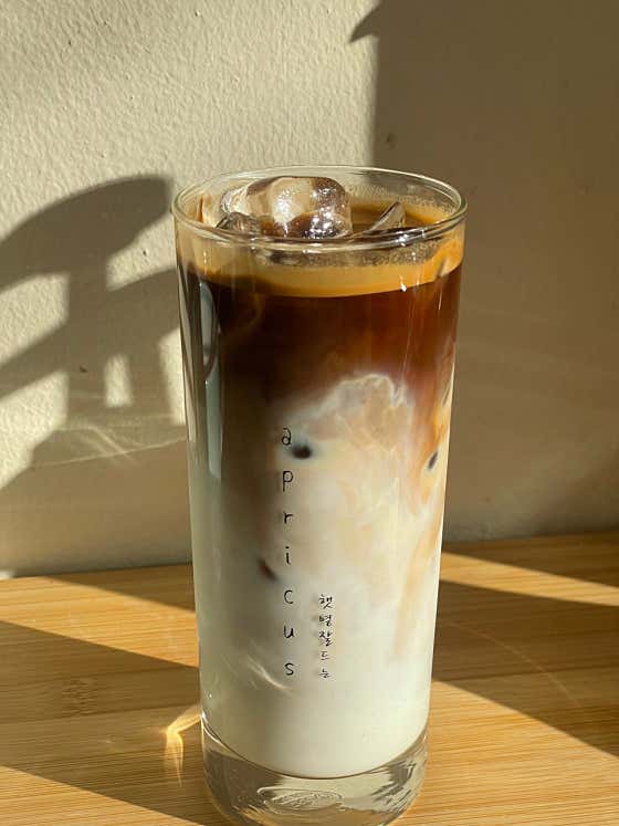 카페라테 메뉴 사진(네이버)
