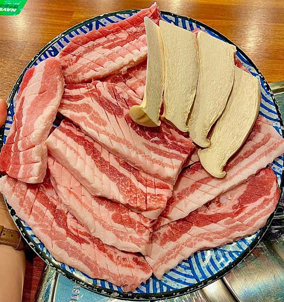 두툼삼겹살 메뉴 사진(네이버)