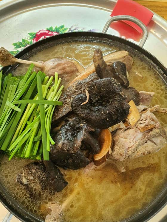 능이오리백숙 메뉴 사진(네이버)