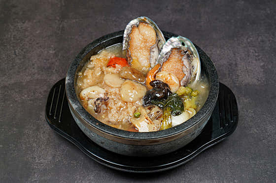 돌솥전복해물누룽지탕 메뉴 사진(네이버)