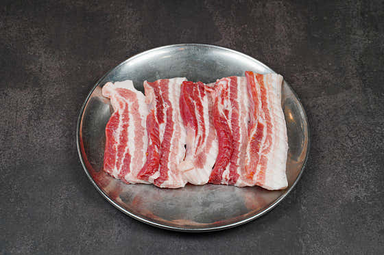 멜조림 흑돼지 오겹살 180g 메뉴 사진(네이버)