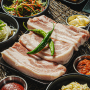 숯불생삼겹살 메뉴 사진(네이버)
