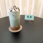 민트초코라떼 메뉴 사진(네이버)