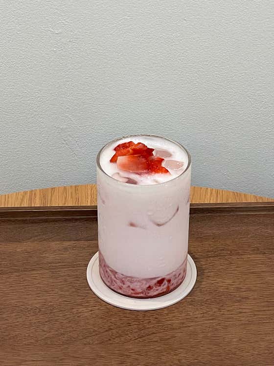 딸기 라떼 메뉴 사진(네이버)