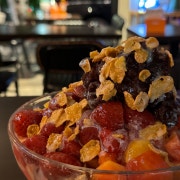 과일폭탄딸기팥빙수 메뉴 사진(네이버)