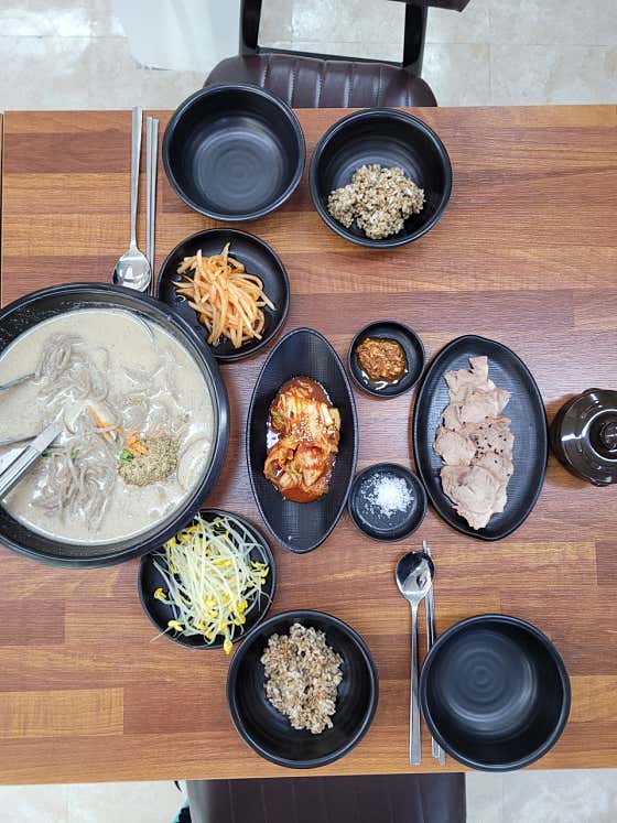 으뜸홍두깨칼국수 · 네이버 지도·플레이스 9