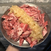 마늘 (소)생갈비살 메뉴 사진(네이버)