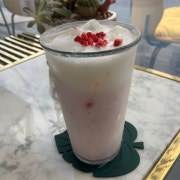 딸기라떼(only ICE) 메뉴 사진(네이버)