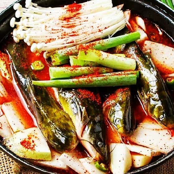 빠가사리매운탕+돌솥밥 메뉴 사진(네이버)