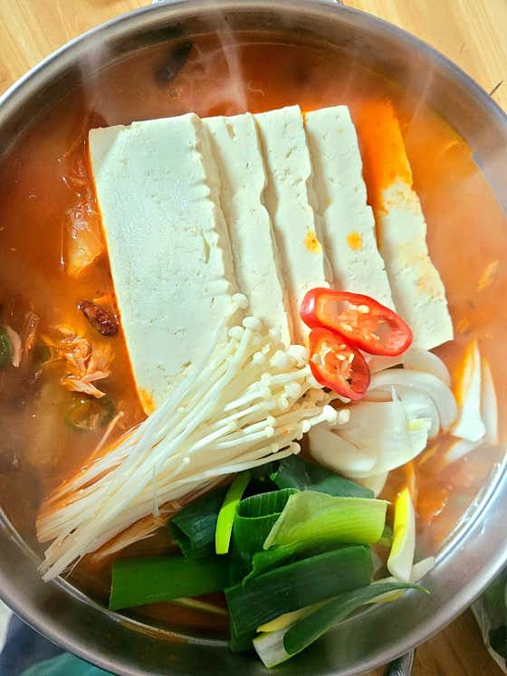 참치김치찌개 메뉴 사진(네이버)