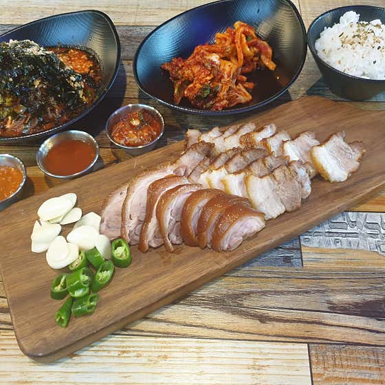 돈돈족발
