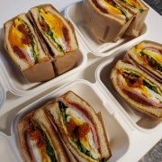 햄치즈에그sw+아메리카노 메뉴 사진(네이버)