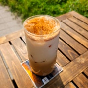 메이플시나몬라떼 Hot / Iced 메뉴 사진(네이버)