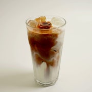 [커피] 라떼-아몬드 Hot /Ice 메뉴 사진(네이버)