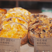 버섯 뒥셀 포카치아 메뉴 사진(네이버)