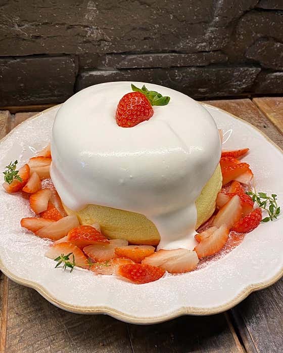 딸기수플레팬케이크 메뉴 사진(네이버)