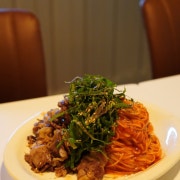 우삼겹 치폴레 비빔국수 메뉴 사진(네이버)