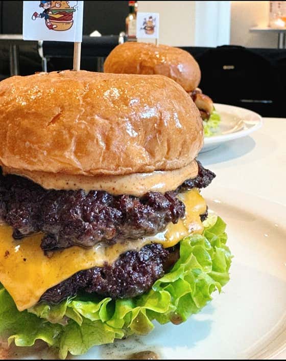 Seven Burgers a Week的餐點與飲品照片
