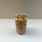 바닐라라떼 ( ice / hot ) 메뉴 사진(네이버)