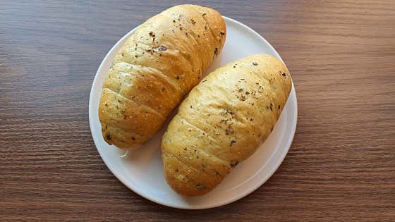 바질치즈올리브 소금빵 메뉴 사진(네이버)