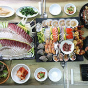 대방어 2인세트(대방어+광어+우럭) 메뉴 사진(네이버)