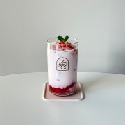 딸기라떼 메뉴 사진(네이버)
