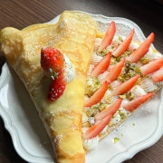 딸기 마스카포네 크레페(시즌종료) 메뉴 사진(네이버)